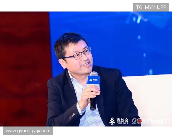 攀登人生的巅峰：杨娜与深度对话中的挑战与成长