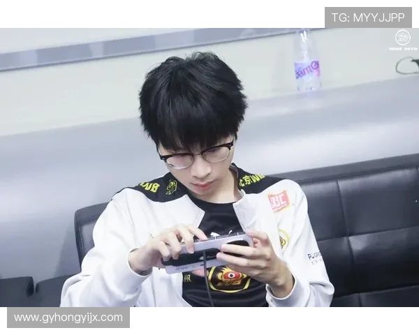 王者荣耀最新战况分析：WE战队如何成功反击对手夺回荣耀