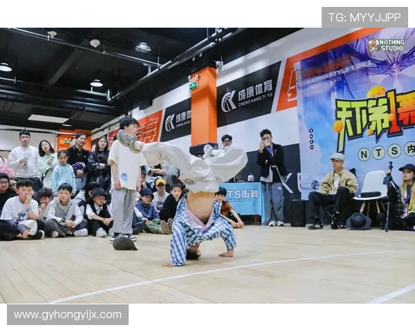 街舞战术解析：武汉街舞队如何构建高效盯防体系与战术配合