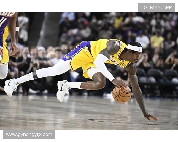 NBA毒蛇对决南湾湖人精彩赛事回顾与精彩瞬间分析