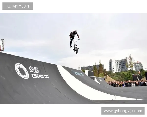 成都滑板队在极限运动联赛中的灵活性表现值得关注与赞赏