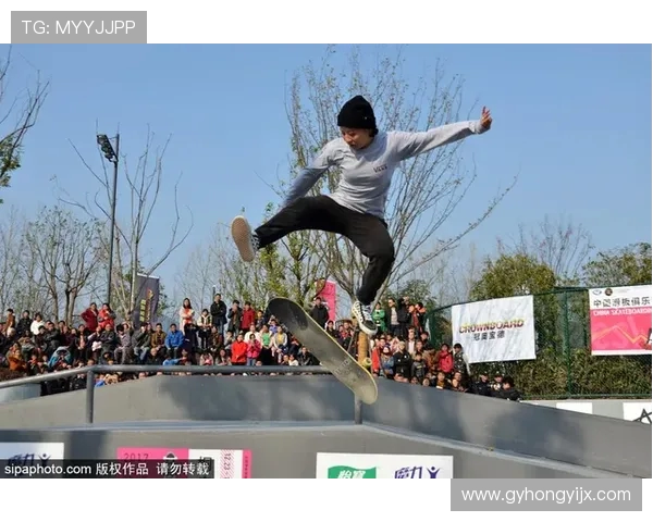 杭州滑板队的奋斗与成长：一段激情四溢的滑板纪实之旅